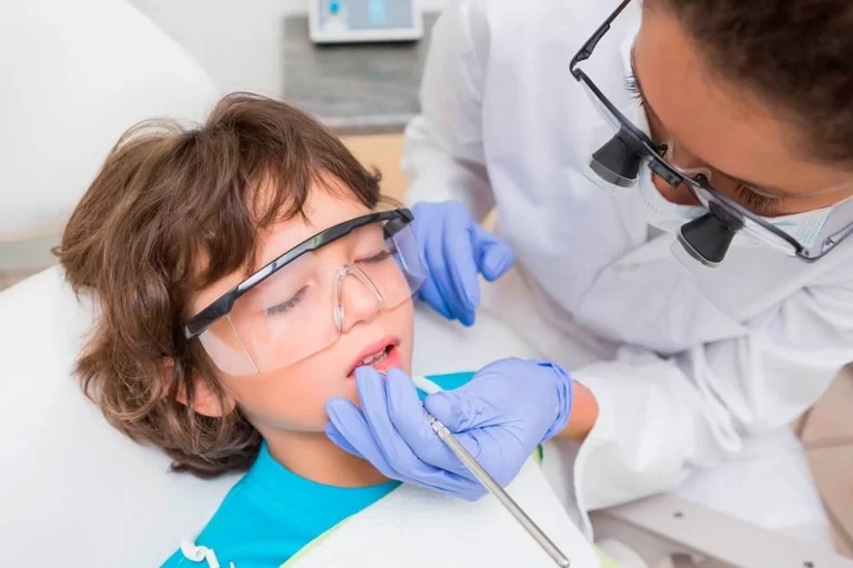 دندانپزشکی اطفال همراه بیهوشی